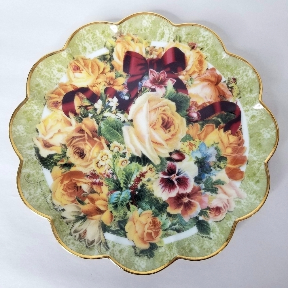 Judith Winslow Rose Decorative Plate  "Friendship Bouquet " . Franklin Mint